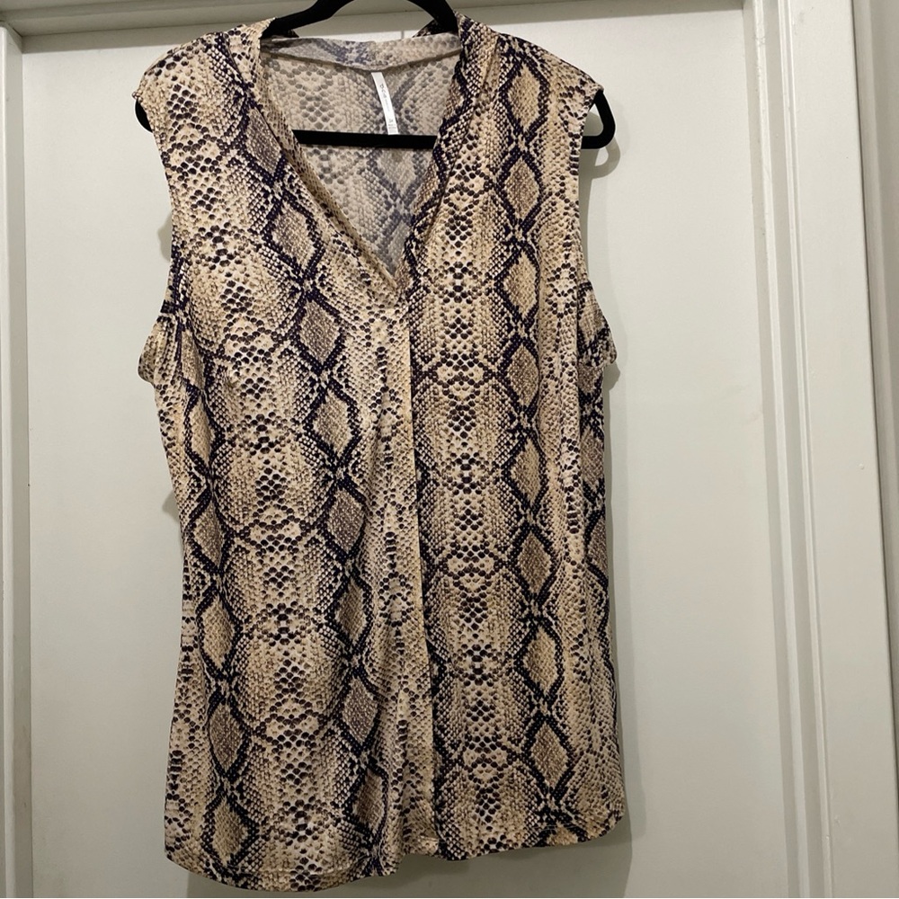 DNA Couture sleeveless snake print shirt. Size 3X.